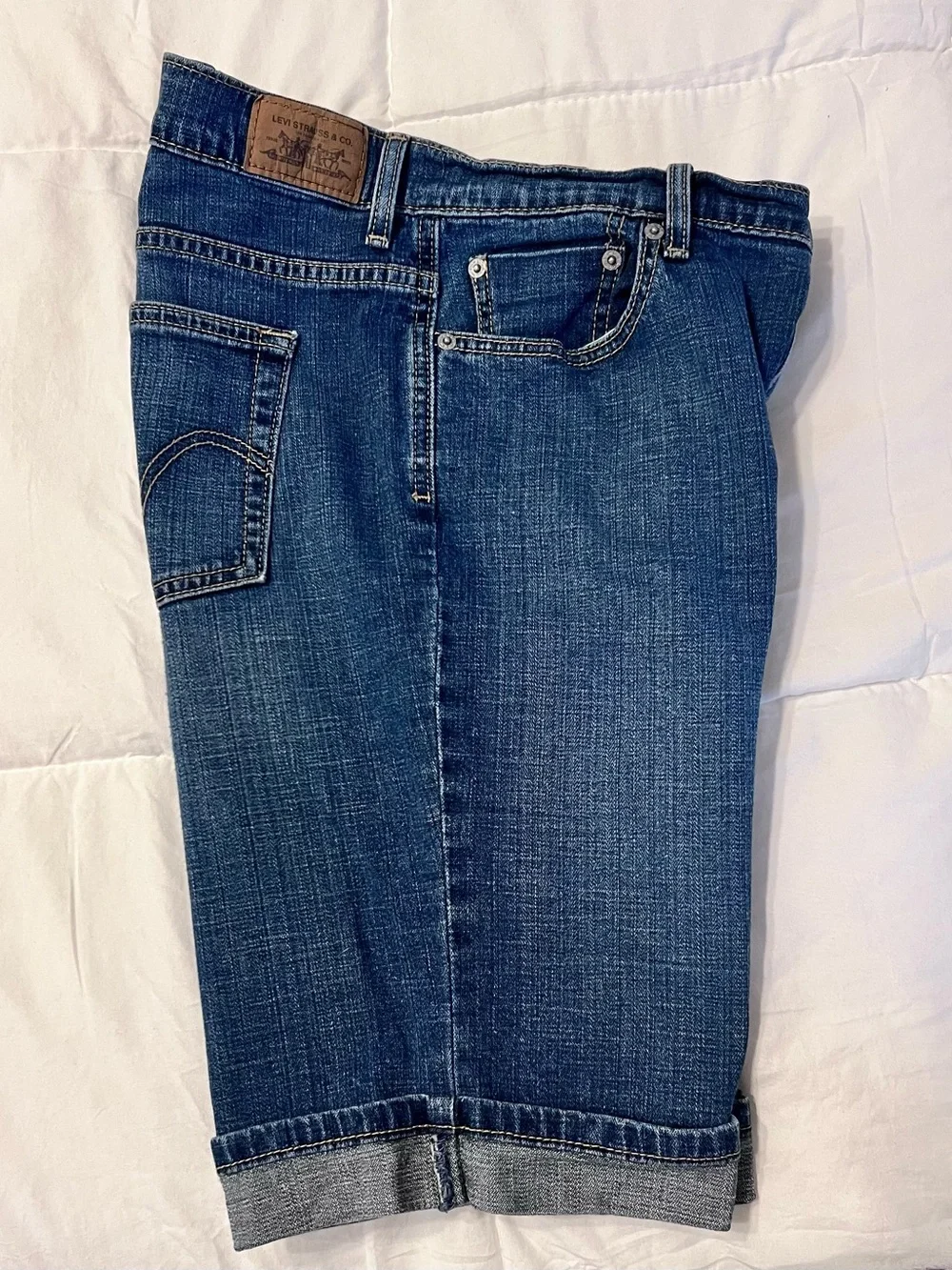 Levi's dark blue denim shorts with red stitch detail - Picture 9 of 10